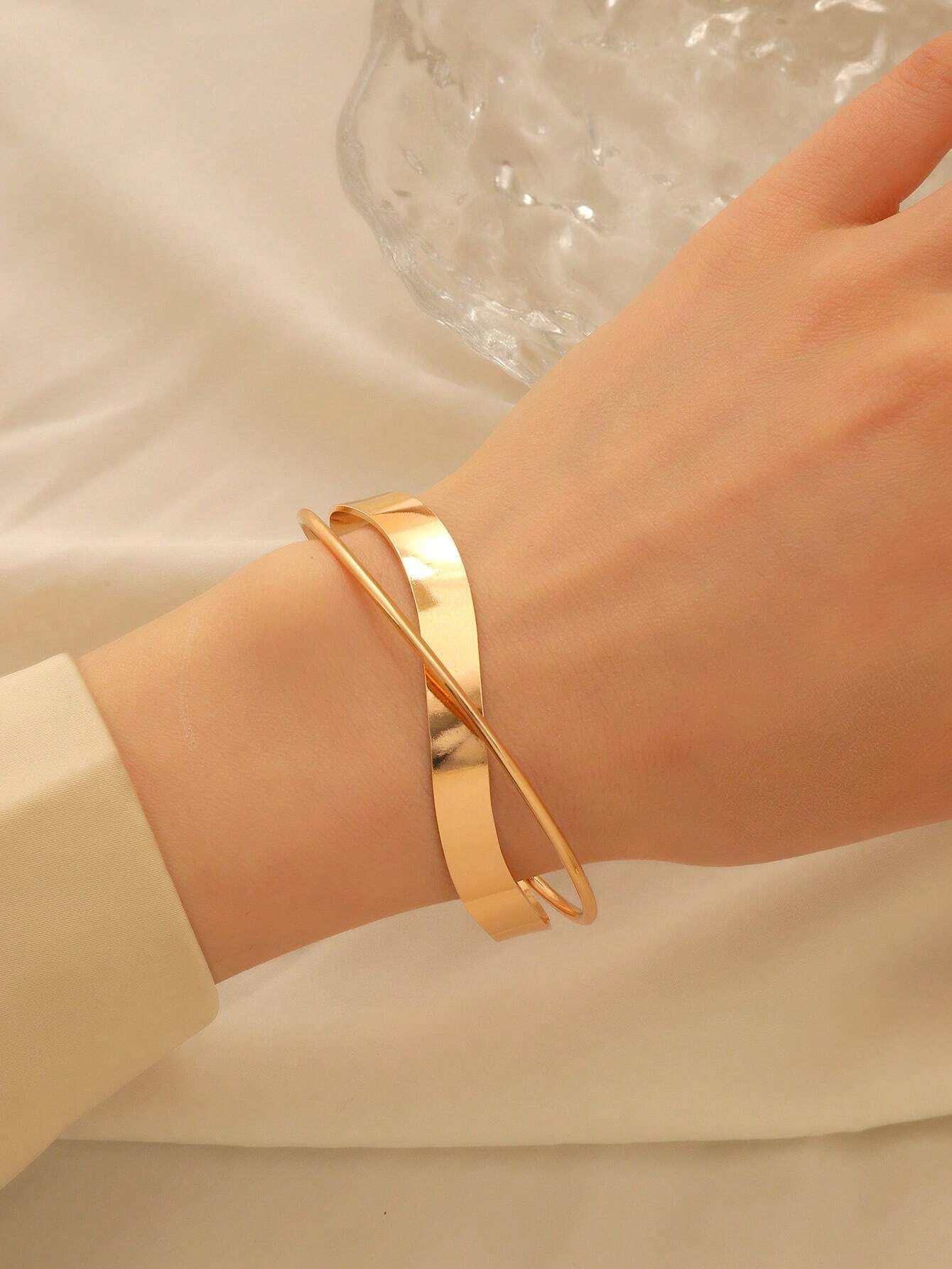 1Pc Simple Circle & Flat Opening Design Personalized Fashionable Luxurious Bracelet for Women