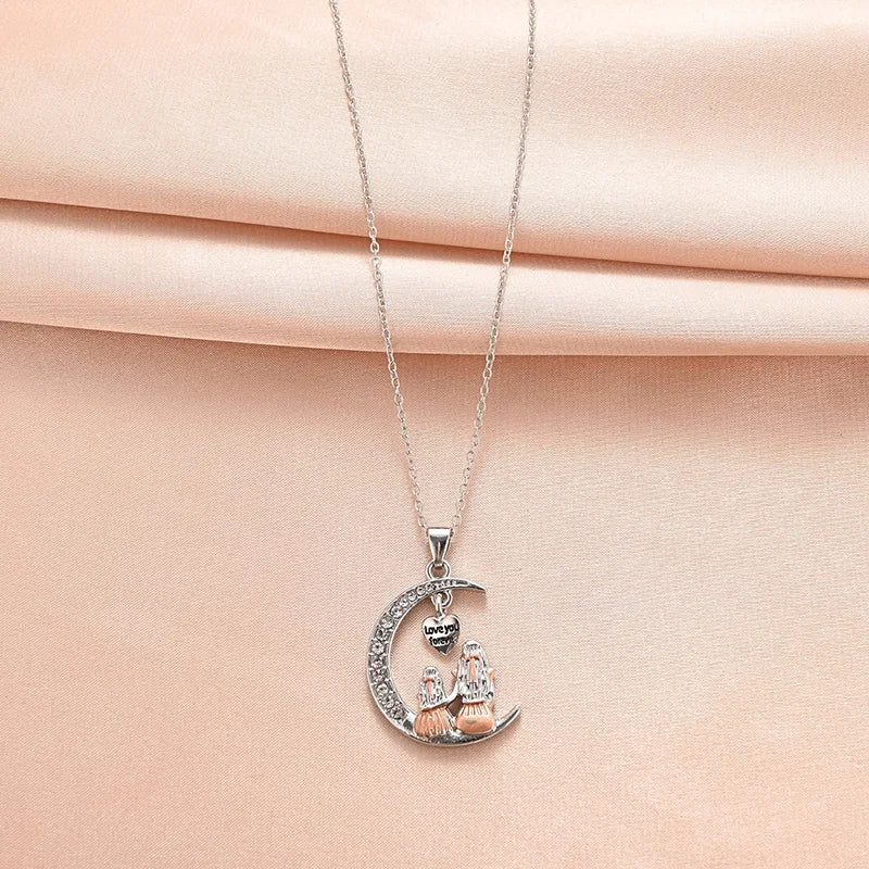 Collier avec pendentif lune maman fille