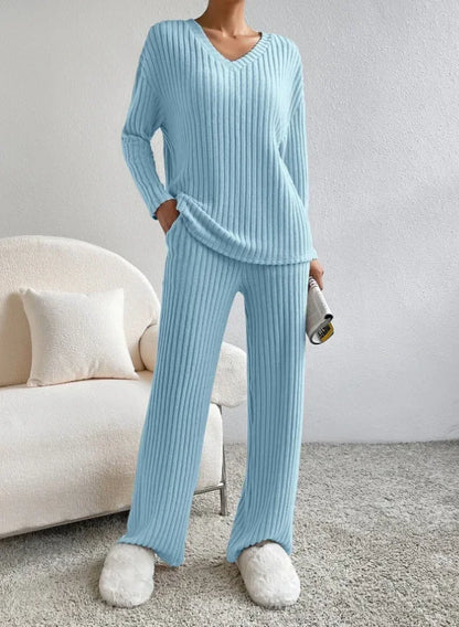 Fashionable Casual Women's Knitwear Set 2023 Autumn New Style Straight-leg Pants Loose-fit V-neck Ribbed Knit Coords