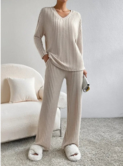 Fashionable Casual Women's Knitwear Set 2023 Autumn New Style Straight-leg Pants Loose-fit V-neck Ribbed Knit Coords