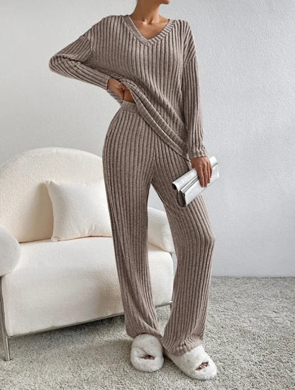 Fashionable Casual Women's Knitwear Set 2023 Autumn New Style Straight-leg Pants Loose-fit V-neck Ribbed Knit Coords