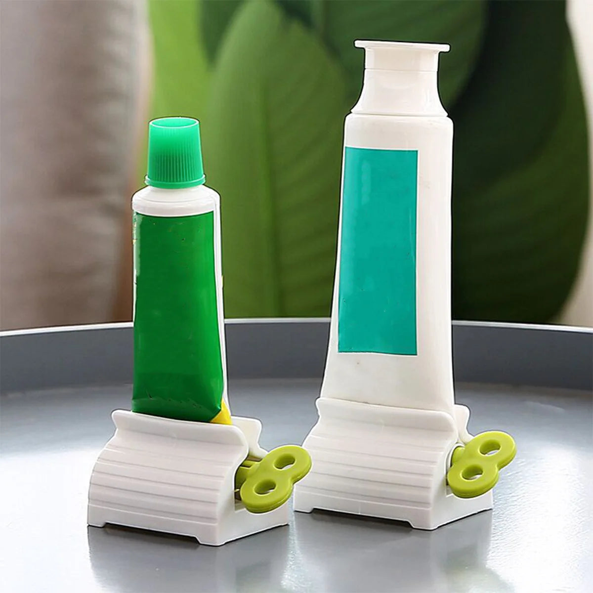 Efficient and Hassle-Free Toothpaste Tube Squeezer for a Smooth and Comfortable Brushing Experience