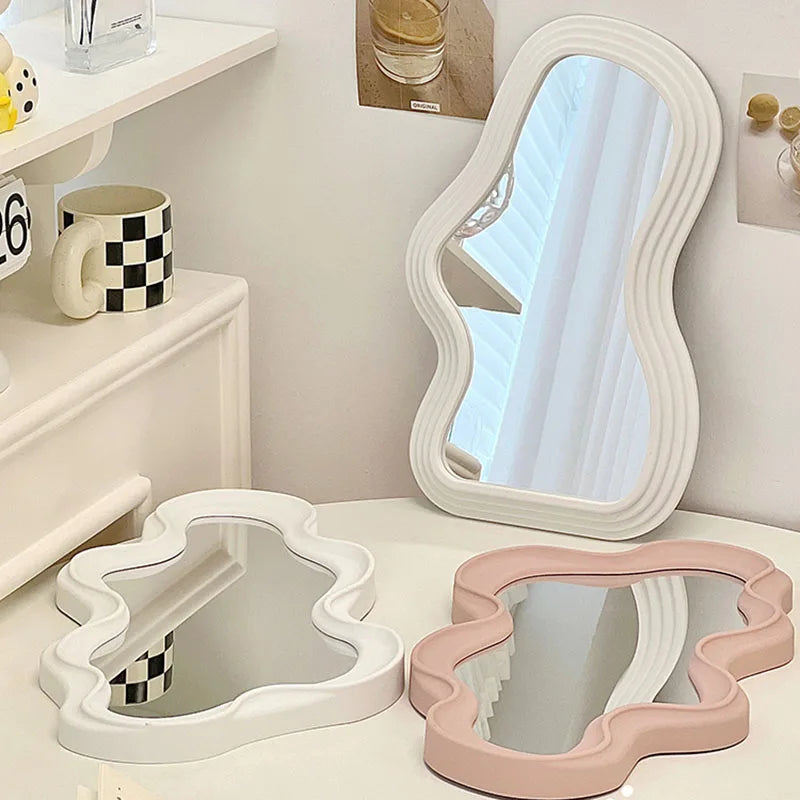 Table Wavy Mirror Makeup Wall Art Aesthetic Small Irregular Luxury Bathroom Garden Mirror Hotel Spiegels Bedroom Decoration