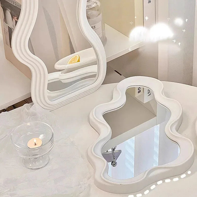 Table Wavy Mirror Makeup Wall Art Aesthetic Small Irregular Luxury Bathroom Garden Mirror Hotel Spiegels Bedroom Decoration